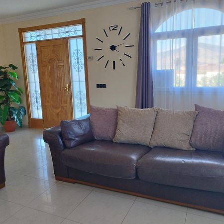Villa Casa Del Sol: Spacious 3-Bedroom with Private Solar-Heated Pool Triquivijate Exterior photo
