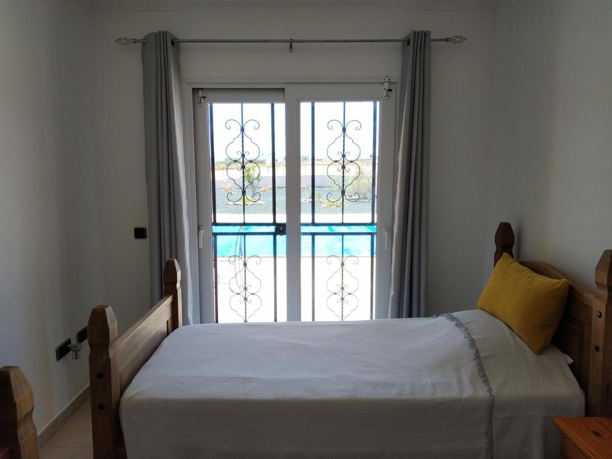 Villa Casa Del Sol: Spacious 3-Bedroom with Private Solar-Heated Pool Triquivijate Exterior photo