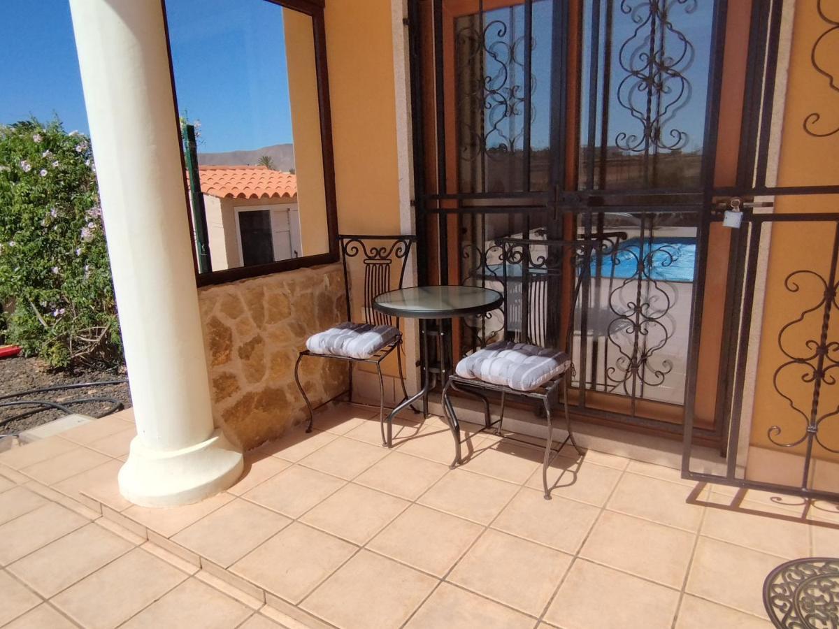 Villa Casa Del Sol: Spacious 3-Bedroom with Private Solar-Heated Pool Triquivijate Exterior photo